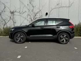 Volvo XC40 thumbnail 2