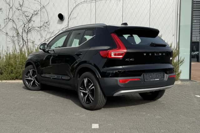 Volvo XC40 (2022) thumbnail 3