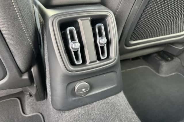 Volvo XC40 (2022) thumbnail 6