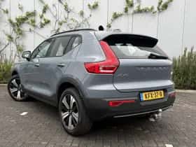 Volvo XC40 thumbnail 3