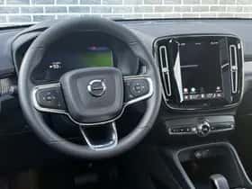 Volvo EX40 thumbnail 2