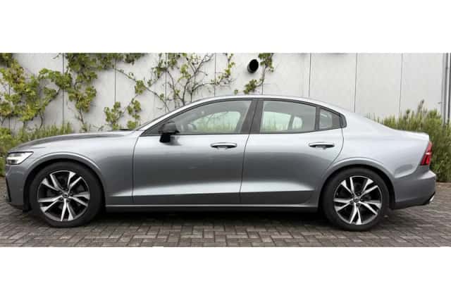 Volvo S60 (2021) thumbnail 2