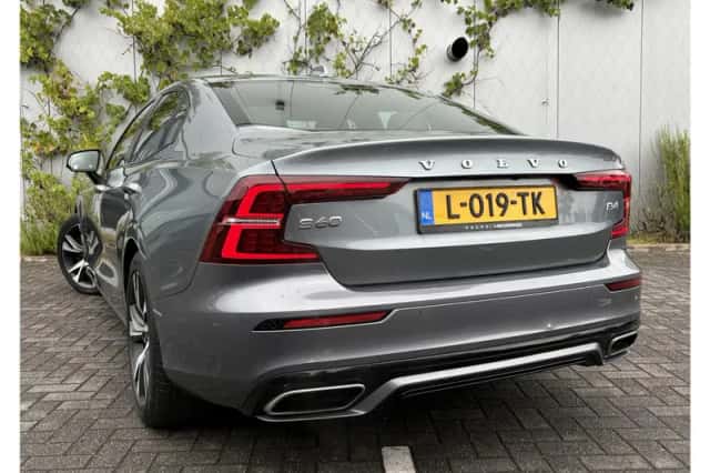 Volvo S60 (2021) thumbnail 3