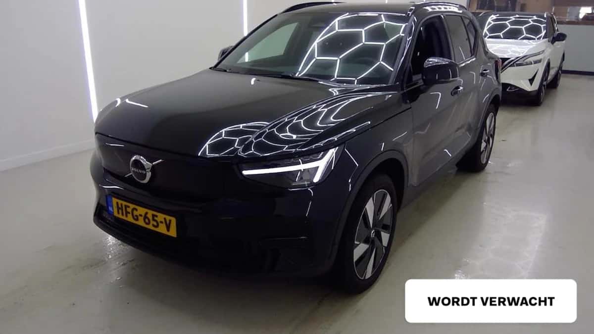 Volvo EX40 — foto 1