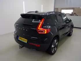 Volvo EX40 thumbnail 2