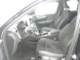 Volvo EX40 thumbnail 3