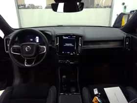 Volvo EX40 thumbnail 4