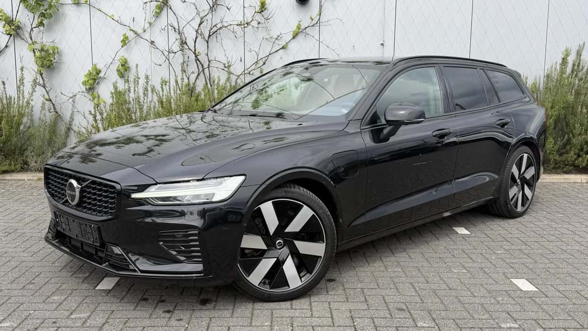 Volvo V60 (2023) — foto 1