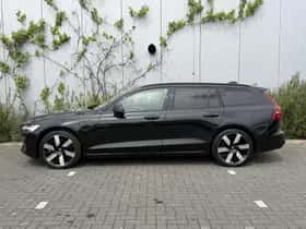 Volvo V60 (2023) thumbnail 2