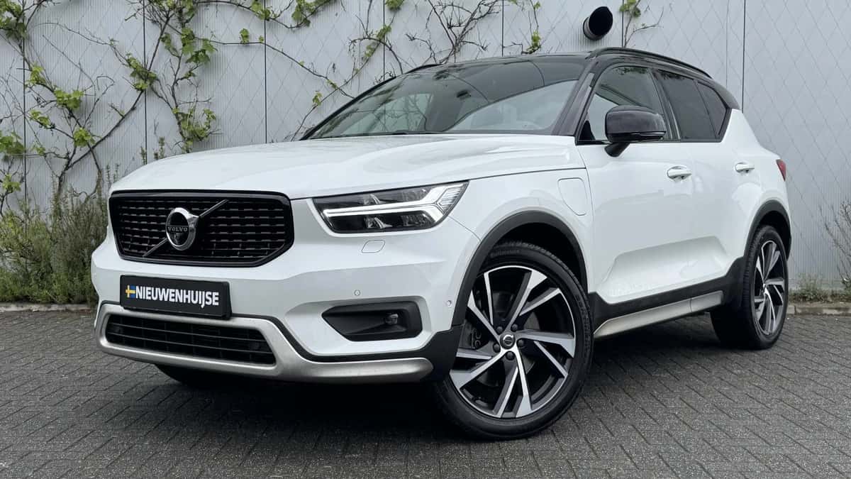 Volvo XC40 — foto 1
