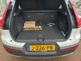 Volvo XC40 thumbnail 9