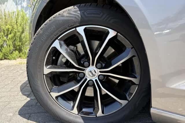 Volvo V60 (2021) thumbnail 4