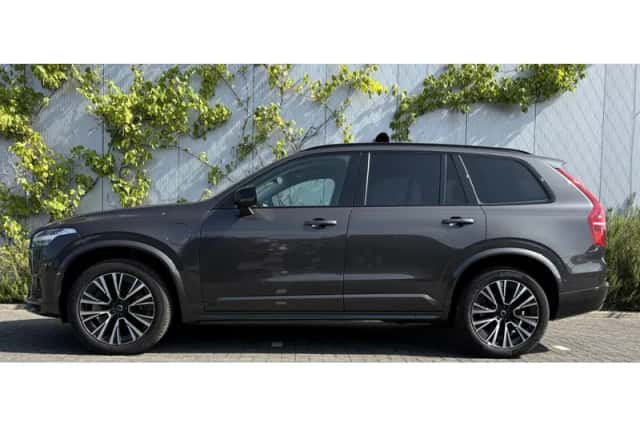 Volvo XC90 (2024) thumbnail 2