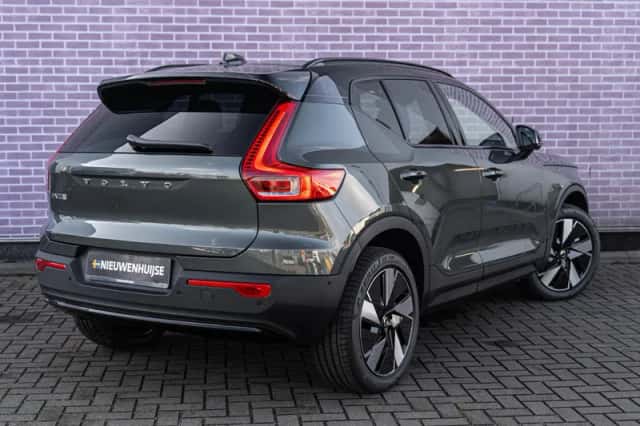 Volvo EX40 (2026) thumbnail 2