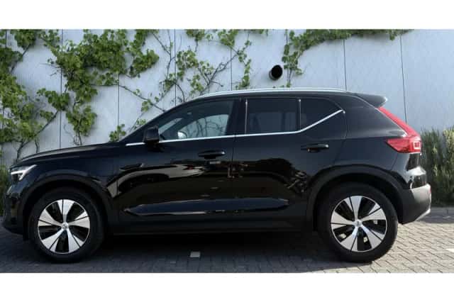 Volvo XC40 (2022) thumbnail 2