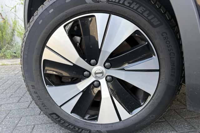 Volvo XC40 (2022) thumbnail 4