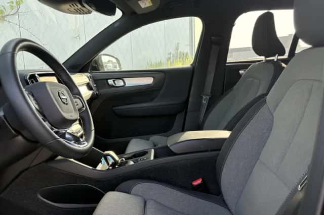 Volvo XC40 (2022) thumbnail 5