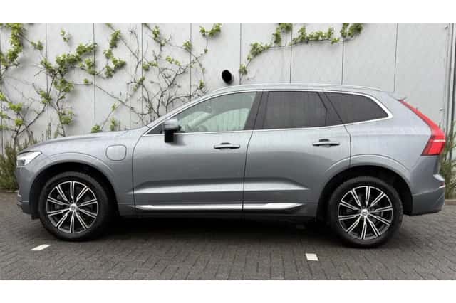 Volvo XC60 (2021) thumbnail 2