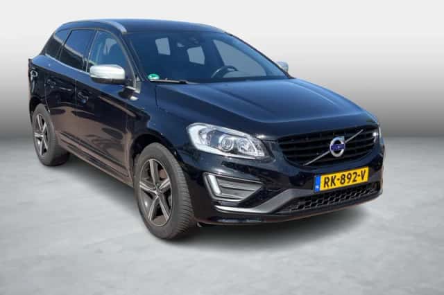 Volvo XC60 (2017) thumbnail 3