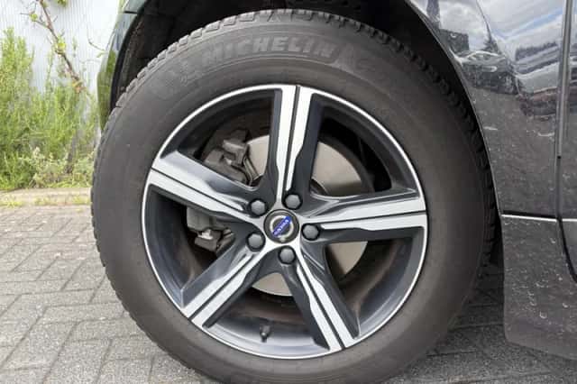 Volvo XC60 (2017) thumbnail 4