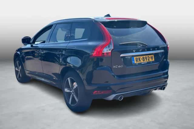 Volvo XC60 (2017) thumbnail 4