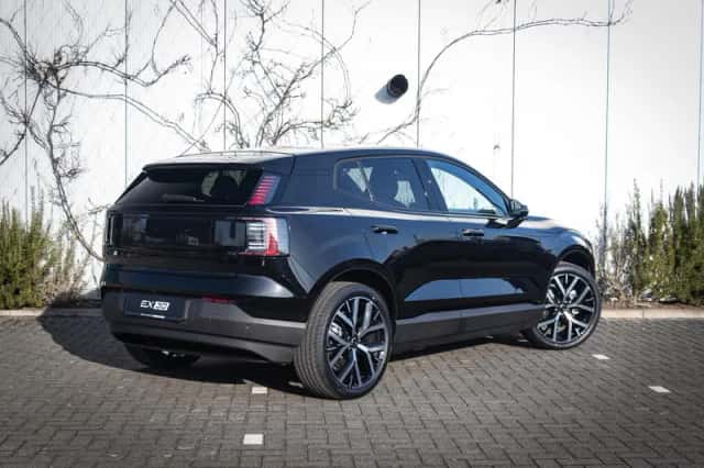 Volvo EX30 (2026) thumbnail 3