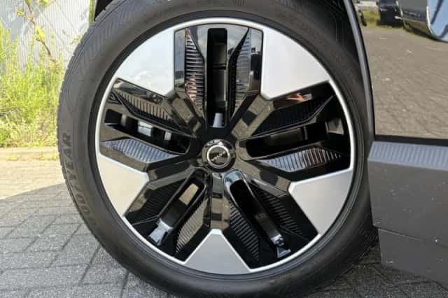 Volvo EX30 (2026) thumbnail 4