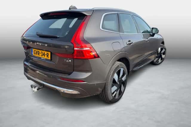 Volvo XC60 (2024) thumbnail 2