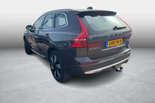 Volvo XC60 (2024) thumbnail 4