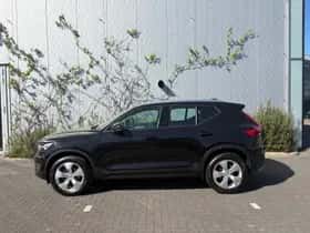Volvo XC40 thumbnail 3