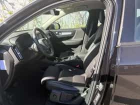Volvo XC40 thumbnail 4