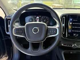 Volvo XC40 thumbnail 6