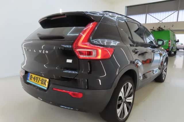Volvo XC40 (2022) thumbnail 2
