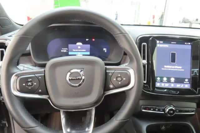 Volvo XC40 (2022) thumbnail 4