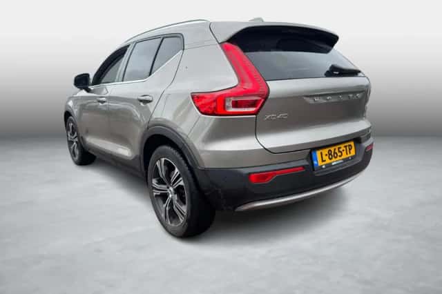 Volvo XC40 (2021) thumbnail 4