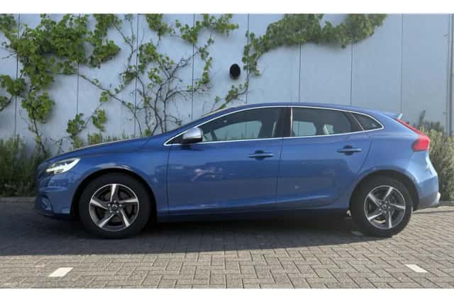 Volvo V40 (2018) thumbnail 2