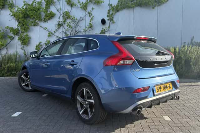 Volvo V40 (2018) thumbnail 3