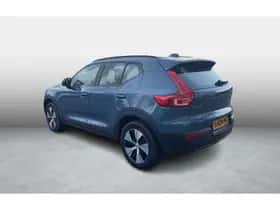 Volvo XC40 thumbnail 2