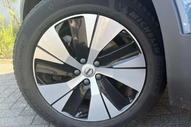 Volvo XC40 (2023) thumbnail 4