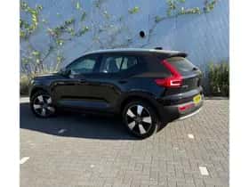 Volvo XC40 thumbnail 3