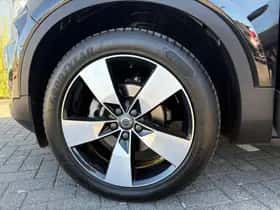 Volvo XC40 thumbnail 4