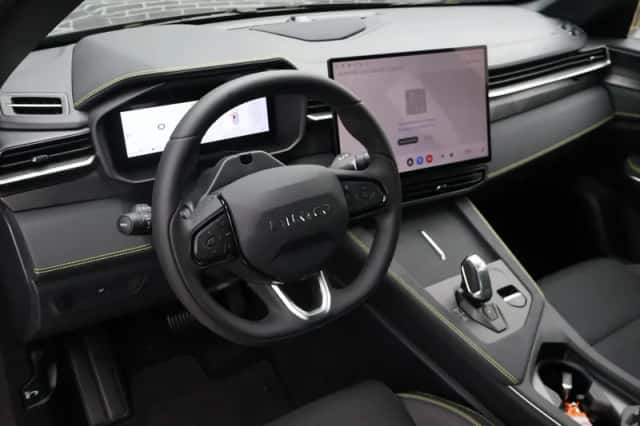 Lynk & Co 01 (2025) thumbnail 5