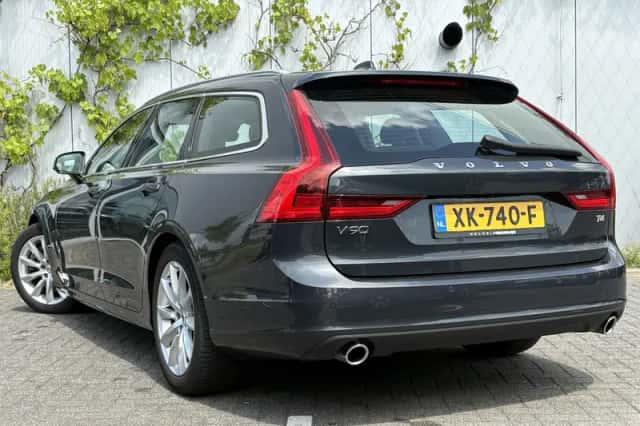 Volvo V90 (2019) thumbnail 3