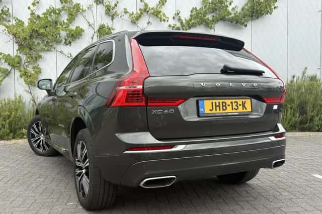 Volvo XC60 (2021) thumbnail 3
