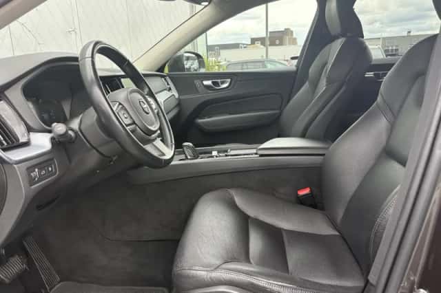 Volvo XC60 (2021) thumbnail 5