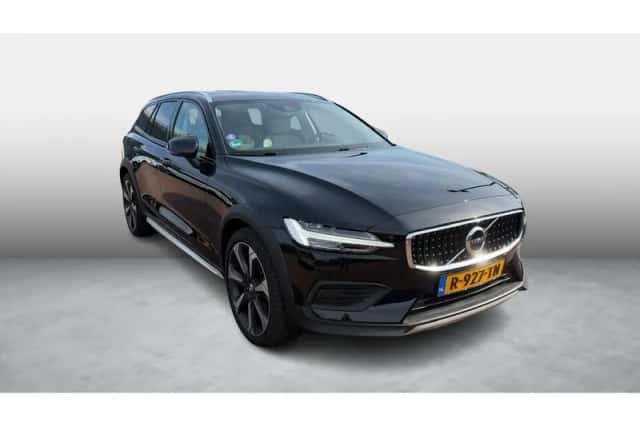 Volvo V60 (2022) thumbnail 3