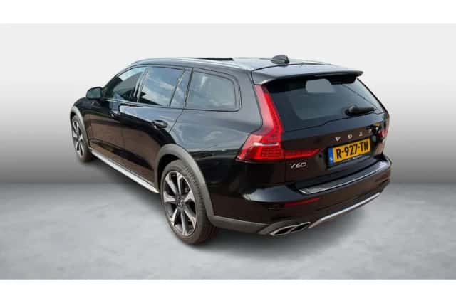 Volvo V60 (2022) thumbnail 4