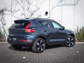 Volvo EX40 thumbnail 3