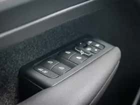 Volvo EX40 thumbnail 22
