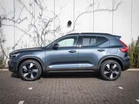 Volvo EX40 thumbnail 4